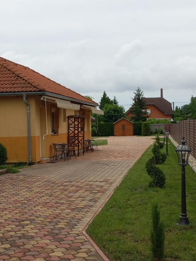 Mediterran Vendeghaz Nagyatád Exterior photo